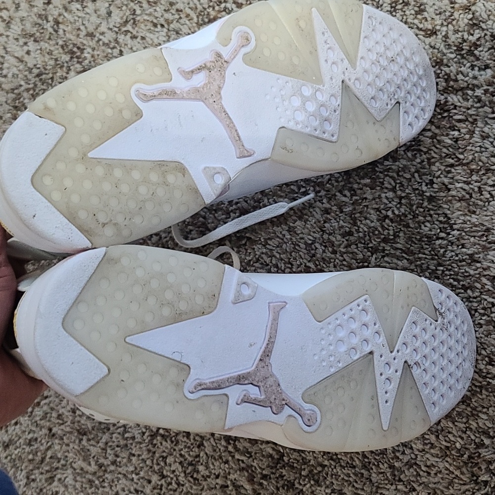 SHOES - Picture 7 of 7